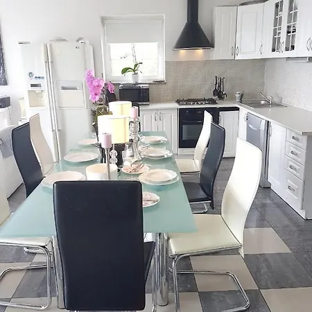 Hotel 5 Bedrooms At 100 M Away From The With Sea View Private Pool And Enclosed Garden
